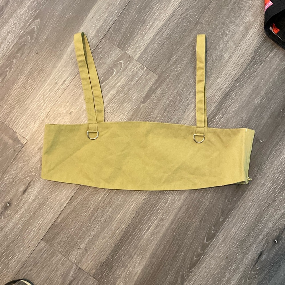 ByDYLN size L green crop top